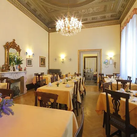 Otel Liana 3*