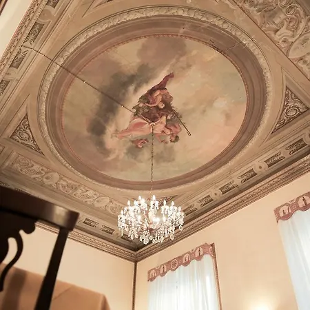 Liana 3* Florence